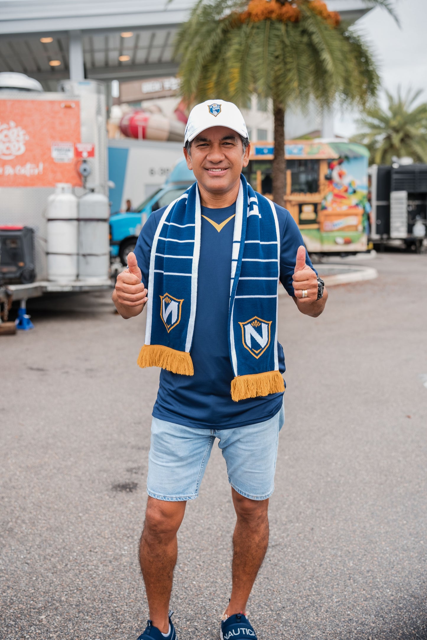 'Hero N’ Scarf